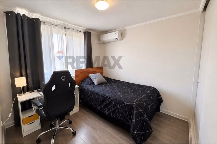 Townhouse 4d/3b en camino el roble