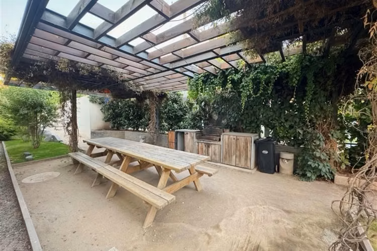 Townhouse 4d/3b en camino el roble