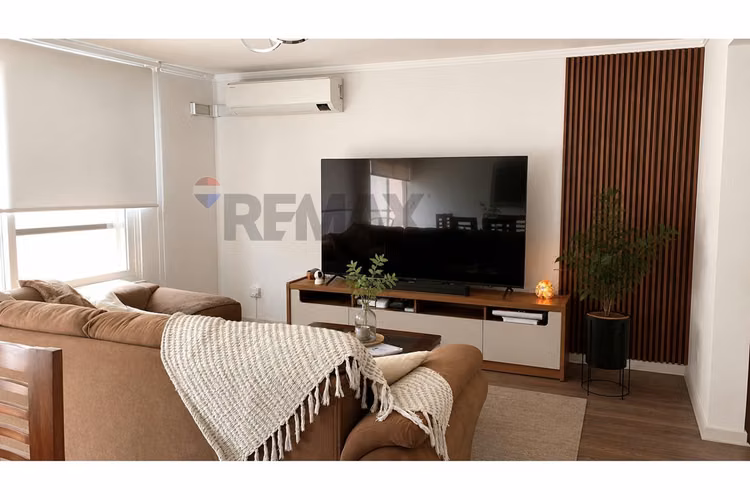 Townhouse 4d/3b en camino el roble