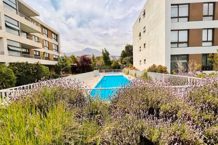 Townhouse 4d/3b en camino el roble