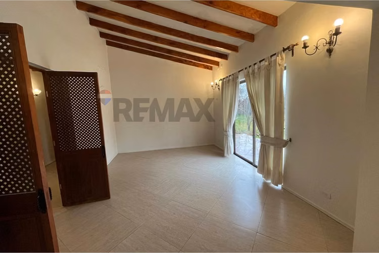 Hermosa casa de campo en terreno de 5.421 m2