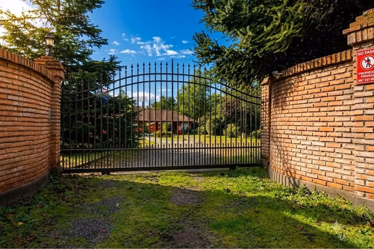 Hermosa casa de campo en terreno de 5.421 m2