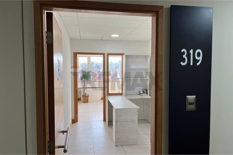 Se vende oficina las rastras iii , piso 3 talca