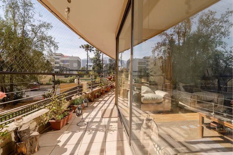 Departamento 3d+2b+servicios. la reina