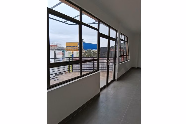 Se arrienda plana libre en piso 2