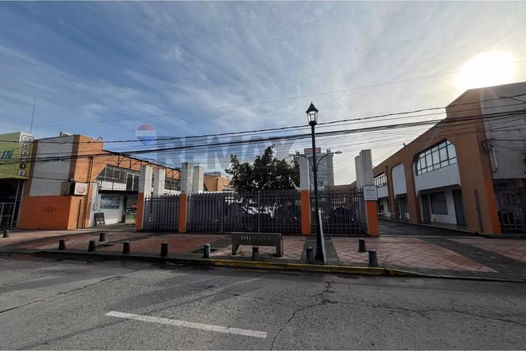 Se arrienda plana libre en piso 2