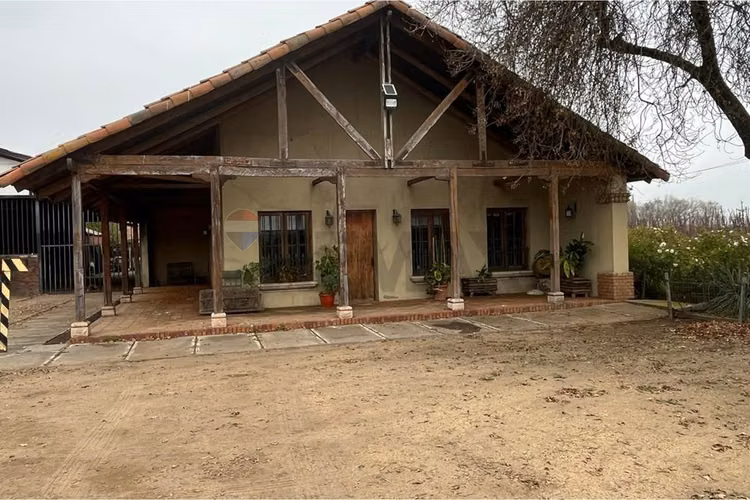 Se vende bodega de vinos de 730.000 lts. molina