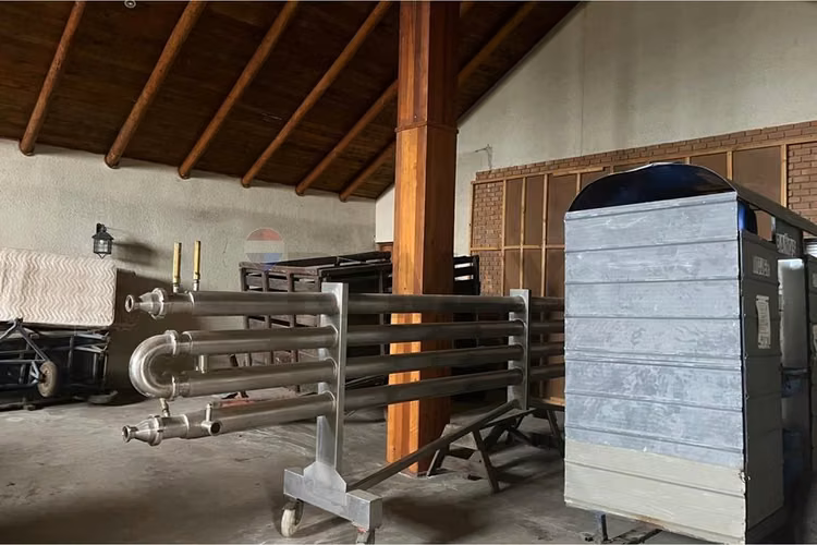 Se vende bodega de vinos de 730.000 lts. molina