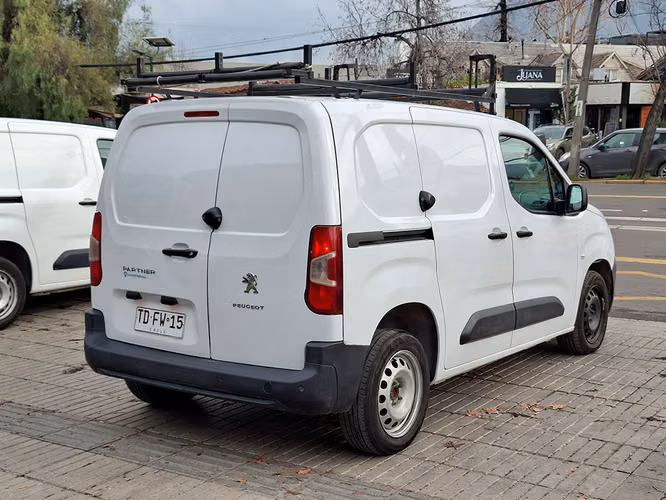 PEUGEOT PARTNER 2024