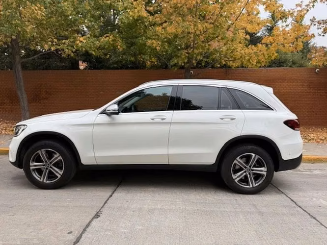 MERCEDES BENZ GLC 200 FL - 2023 | 2852