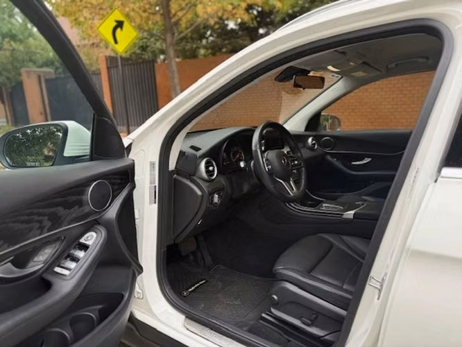 MERCEDES BENZ GLC 200 FL - 2023 | 2852