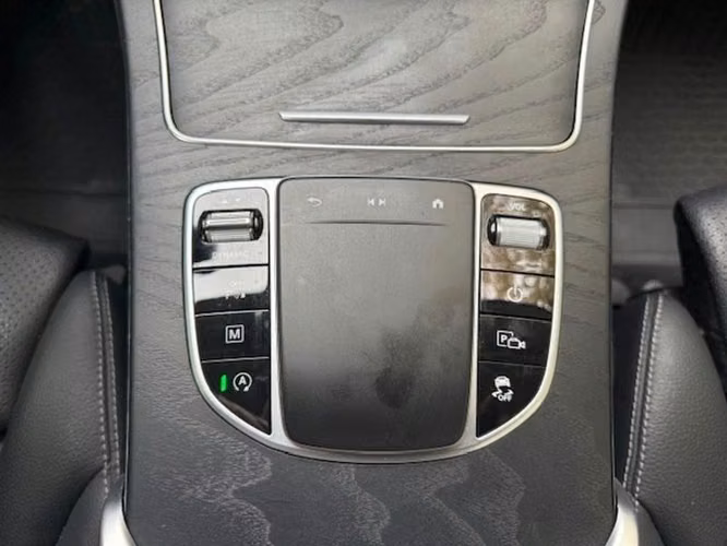 MERCEDES BENZ GLC 200 FL - 2023 | 2852
