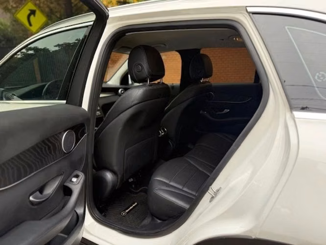 MERCEDES BENZ GLC 200 FL - 2023 | 2852