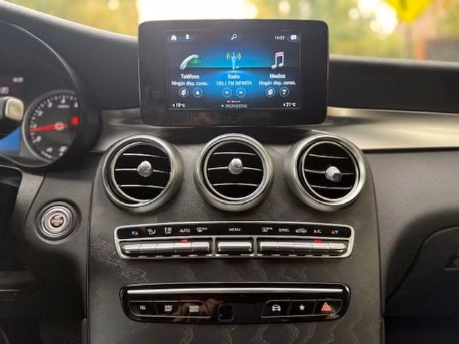 MERCEDES BENZ GLC 200 FL - 2023 | 2852