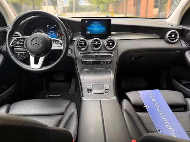 MERCEDES BENZ GLC 200 FL - 2023 | 2852