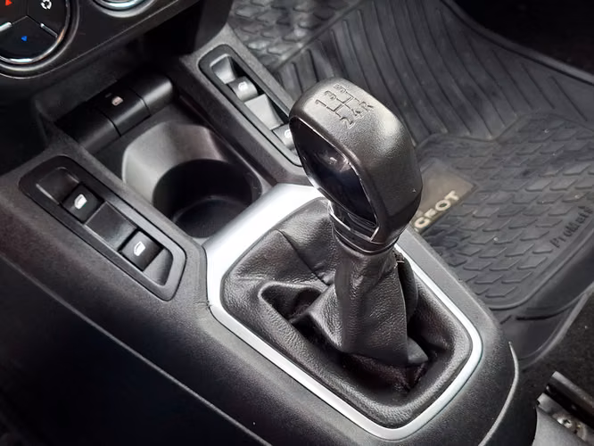 PEUGEOT 301 2022