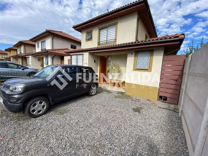 Arriendo amplia casa 3D 2B patio en Isla de Maipo