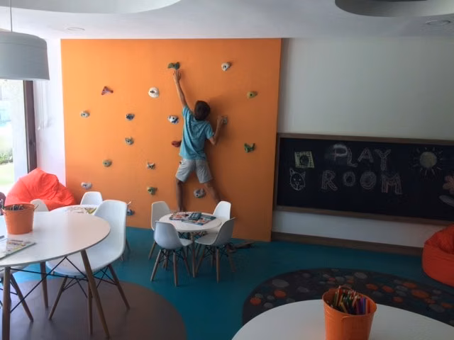 1 DORMITORIO 1 BAÑO ESTACIONAMIENTO Y BODEGA
