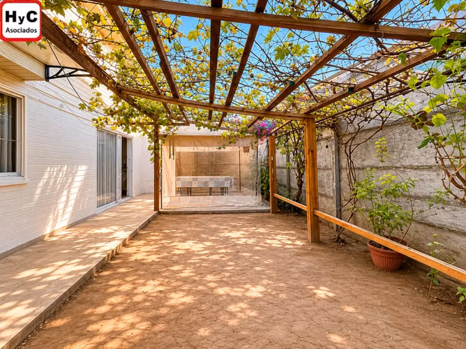 CASA PRINCIPAL + DEPARTAMENTO