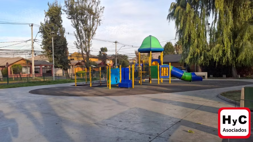 Vendo Casa en Altos De Quilicura 5D y 3B/ 2E/ Piscina Gran Oportunidad.