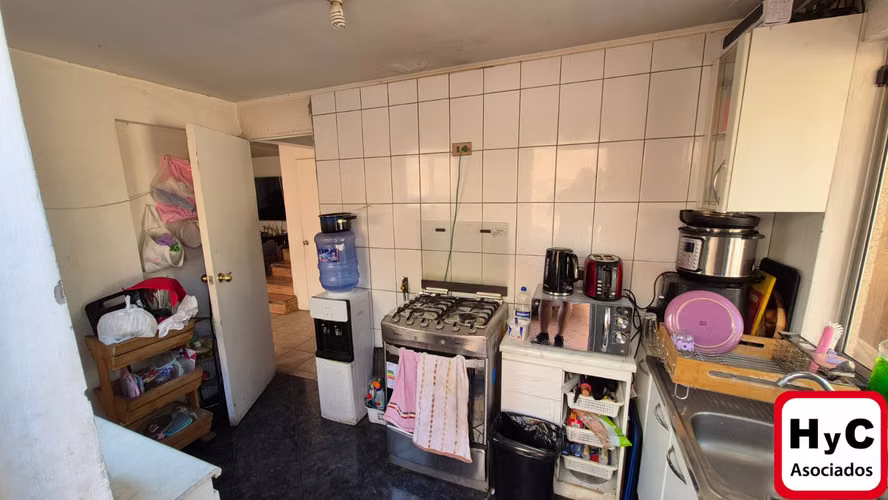 Vendo Casa en Altos De Quilicura 5D y 3B/ 2E/ Piscina Gran Oportunidad.