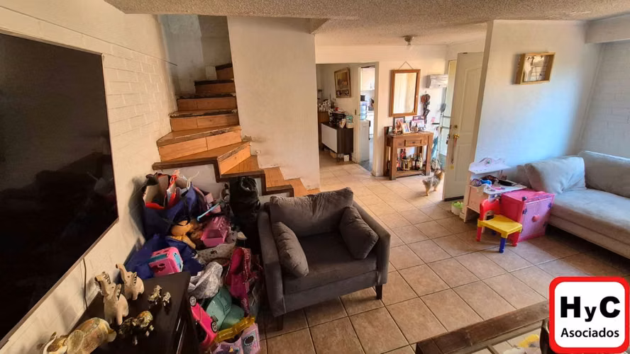 Vendo Casa en Altos De Quilicura 5D y 3B/ 2E/ Piscina Gran Oportunidad. - Imagen 7