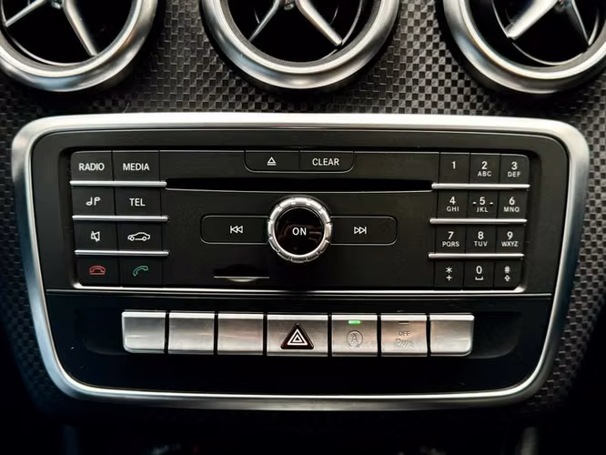 MERCEDES BENZ A 200 MECANICO - 2016 | 2915