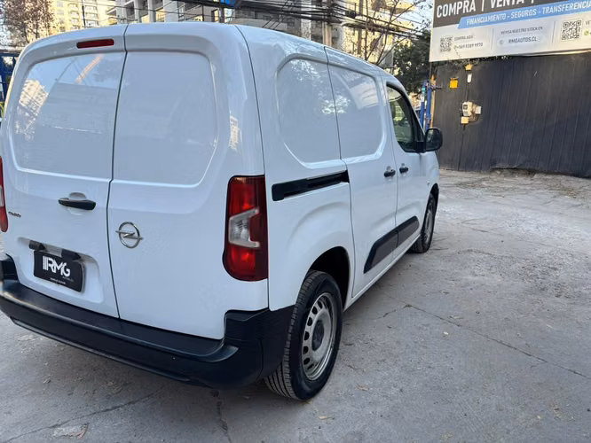 2024 Opel Combo 1.5 TD MT6 E6 AC