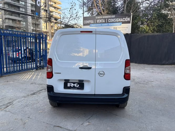 2024 Opel Combo 1.5 TD MT6 E6 AC