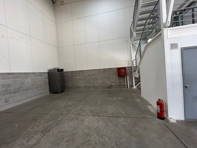 Se Arrienda Bodega Comercial Renca