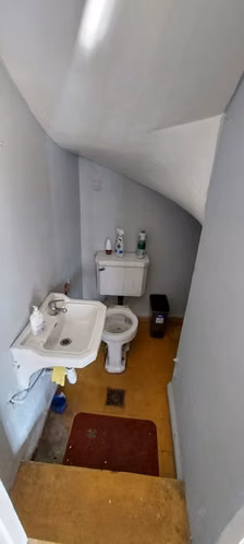 CASA COMERCIAL 130M2 3P 2B 2E CALLE COCHRANE