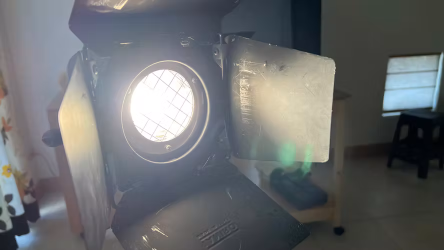 ILUMINACION PROFESIONAL  FRESNEL "IANIRO"