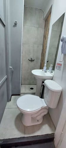 PROPIEDAD COMERCIAL 6D 7B 2E 1B VICTOR LAMAS
