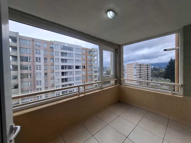 Arriendo Amplio Departamento en Condominio Los Conquistadores