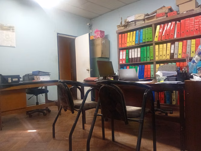 ATENCIÓN INMOBILIARIAS, INVERSIONISTAS, CONSTRUCTORAS  EN VENTA PROPIEDAD INDUSTRIAL EN PLENA ESQUINA DE CALLES CATAMARCA CON HOEVEL - QUINTA NORMAL