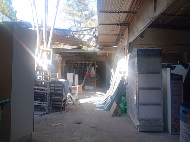 ATENCIÓN INMOBILIARIAS, INVERSIONISTAS, CONSTRUCTORAS  EN VENTA PROPIEDAD INDUSTRIAL EN PLENA ESQUINA DE CALLES CATAMARCA CON HOEVEL - QUINTA NORMAL