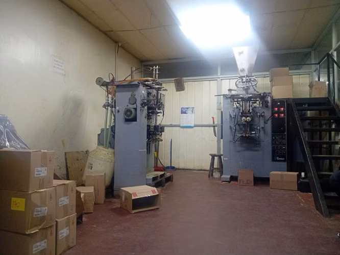ATENCIÓN INMOBILIARIAS, INVERSIONISTAS, CONSTRUCTORAS  EN VENTA PROPIEDAD INDUSTRIAL EN PLENA ESQUINA DE CALLES CATAMARCA CON HOEVEL - QUINTA NORMAL