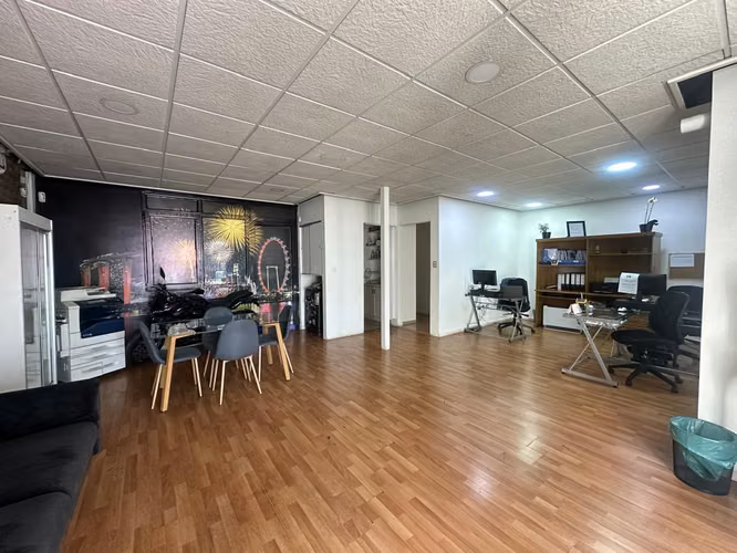 USO COMERCIAL - 2 SALAS, 2P,2B - 126M2, BARRIO ITALIA