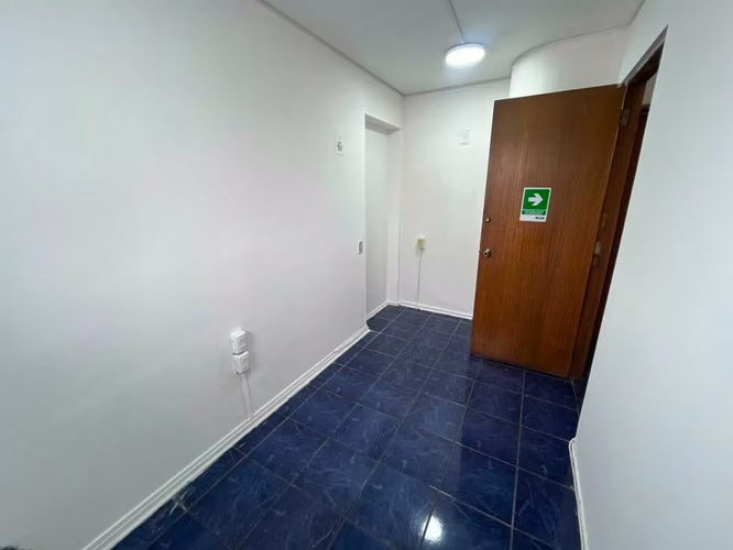 OFICINA DE 3 PRIVADOS 1B CON ESTACIONAMIENTO (178068)