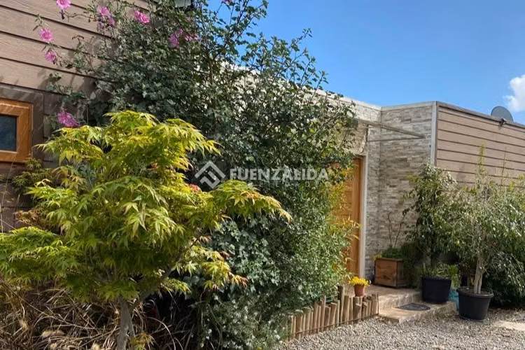 Casa en venta de 5 dorm. en Quintero