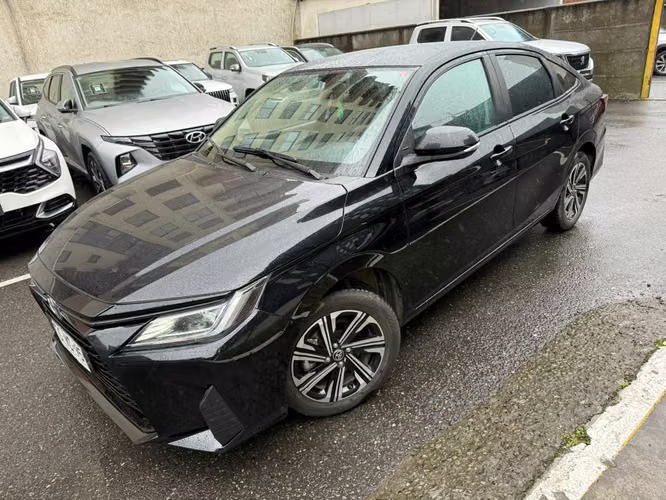 Vendo Auto Toyota Sedan año 2025