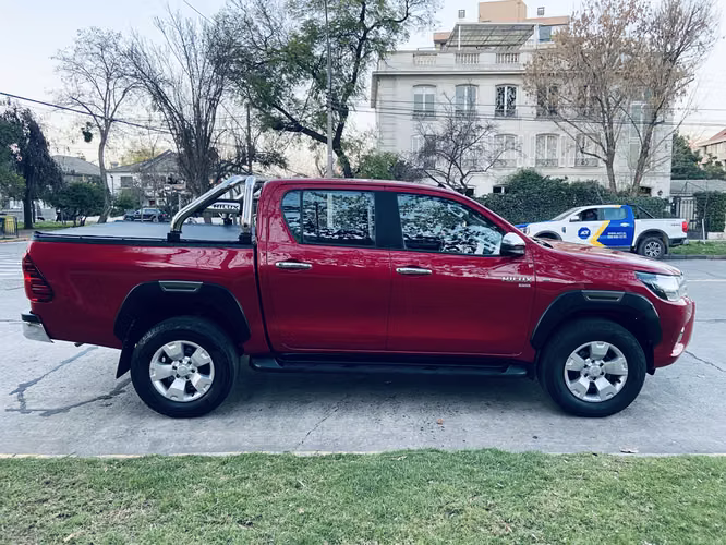 TOYOTA HILUX  4X4 2022 FULL EQUIPO !UNICO DUEÑO !NUEVA !