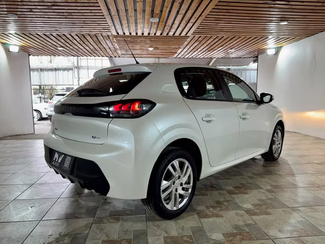 PEUGEOT 208 STYLE