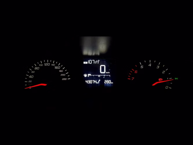 PEUGEOT 208 STYLE