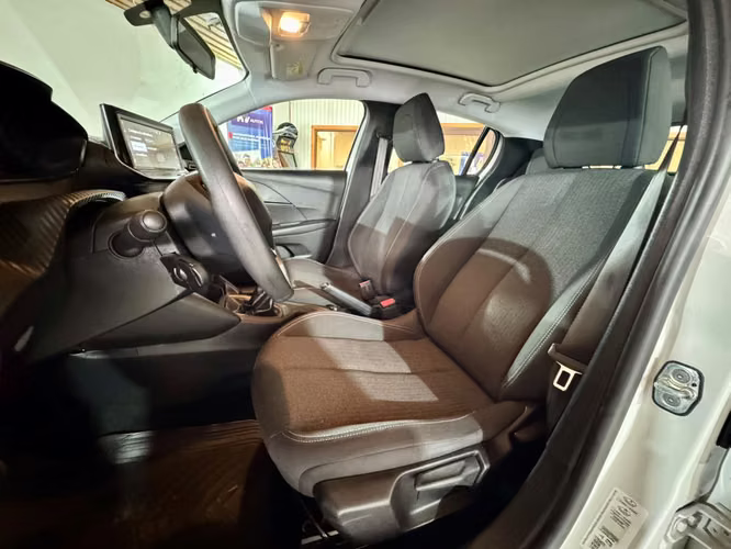PEUGEOT 208 STYLE