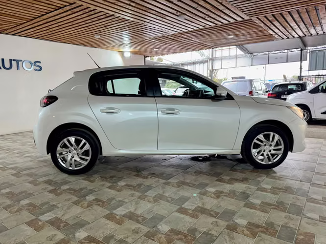 PEUGEOT 208 STYLE