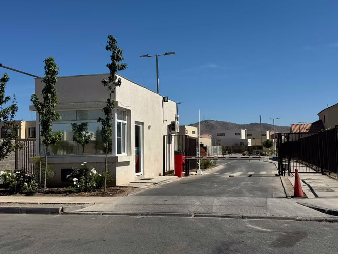 Casa Amplia con Jardín y Piscina (178042)