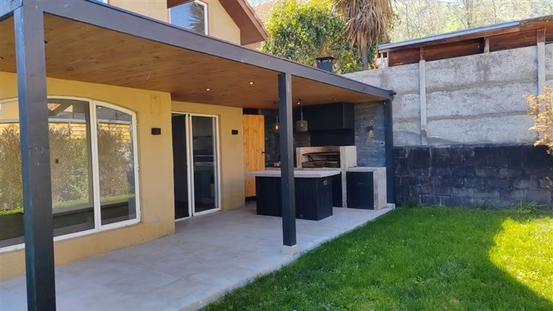 Casa en arriendo de 3 dorm. en Huechuraba