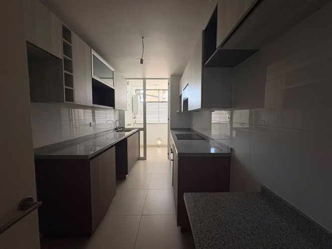 Arriendo | Departamento 3D + 2B | 112 m² | 2 Estacionamientos + Bodega |