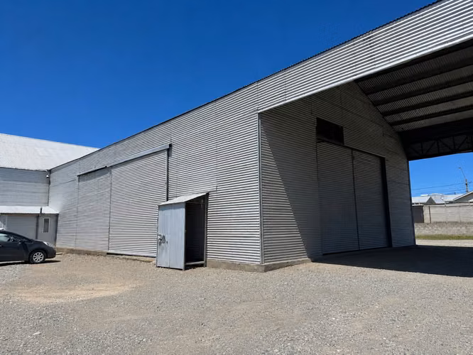 Se arrienda bodega urbana 252 m2